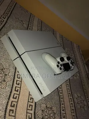 PS4 Standard With 12 Games, 2pads. The Legend of the Streets.