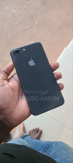 Apple iPhone 8 Plus 64 GB Black