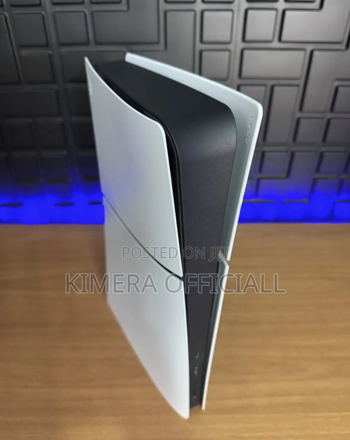 PS5 Slim Digital, No Discs Needed. No More 'Kikute' Situations.