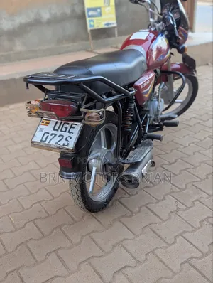 Bajaj Boxer 125 2024 Red
