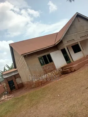 5bdrm House in Jomayi Estates, Bulenga for sale