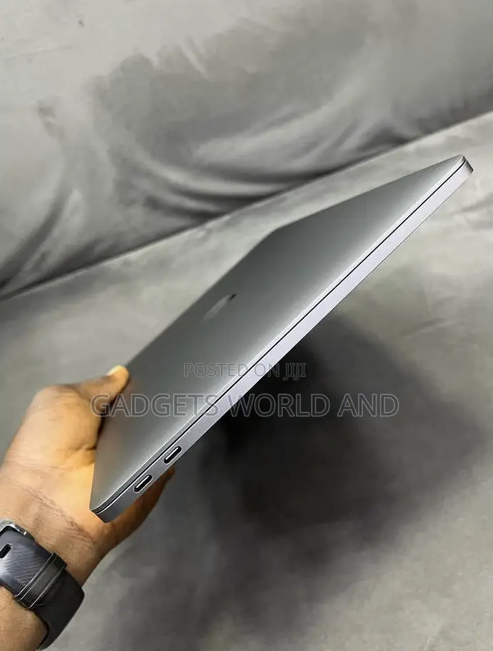 Laptop Apple MacBook Pro 2017 8GB Intel Core i5 SSD 256GB