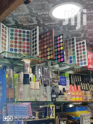 Make Up Eyeshadow Palette