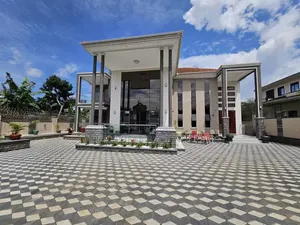 5bdrm Duplex in Kasanga Estate, Central Division for rent