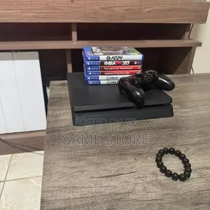 PS4 SLIM WITH 12 GAMES + 2 PADS Pure Gaming, Zero Relationship Stress