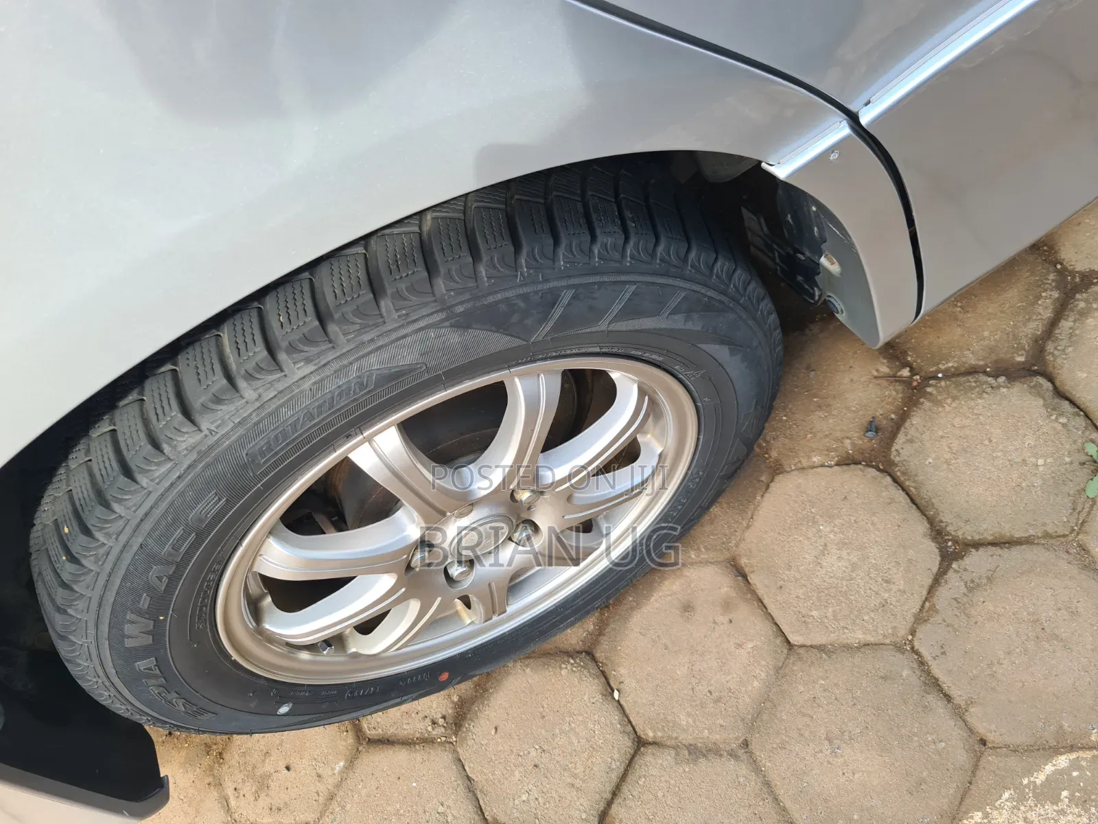 Toyota Noah 2012 Silver