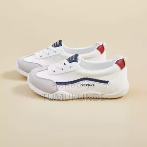 Ladies Fit in Sneakers