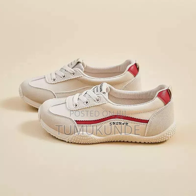 Ladies Fit in Sneakers