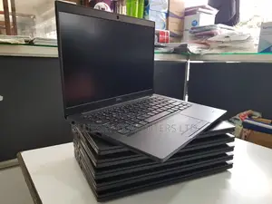 Laptop Dell Latitude 7390 8GB Intel Core i5 SSHD (Hybrid) 256GB
