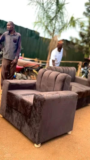 Single Sofa / 1 Seater in Brown
