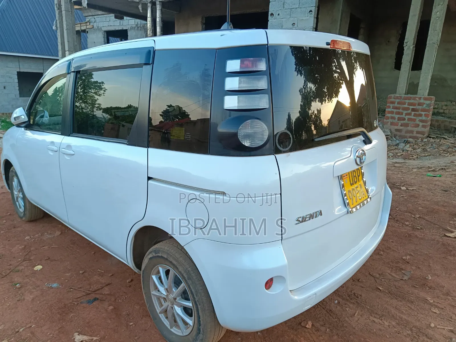 Toyota Sienta 2010 White