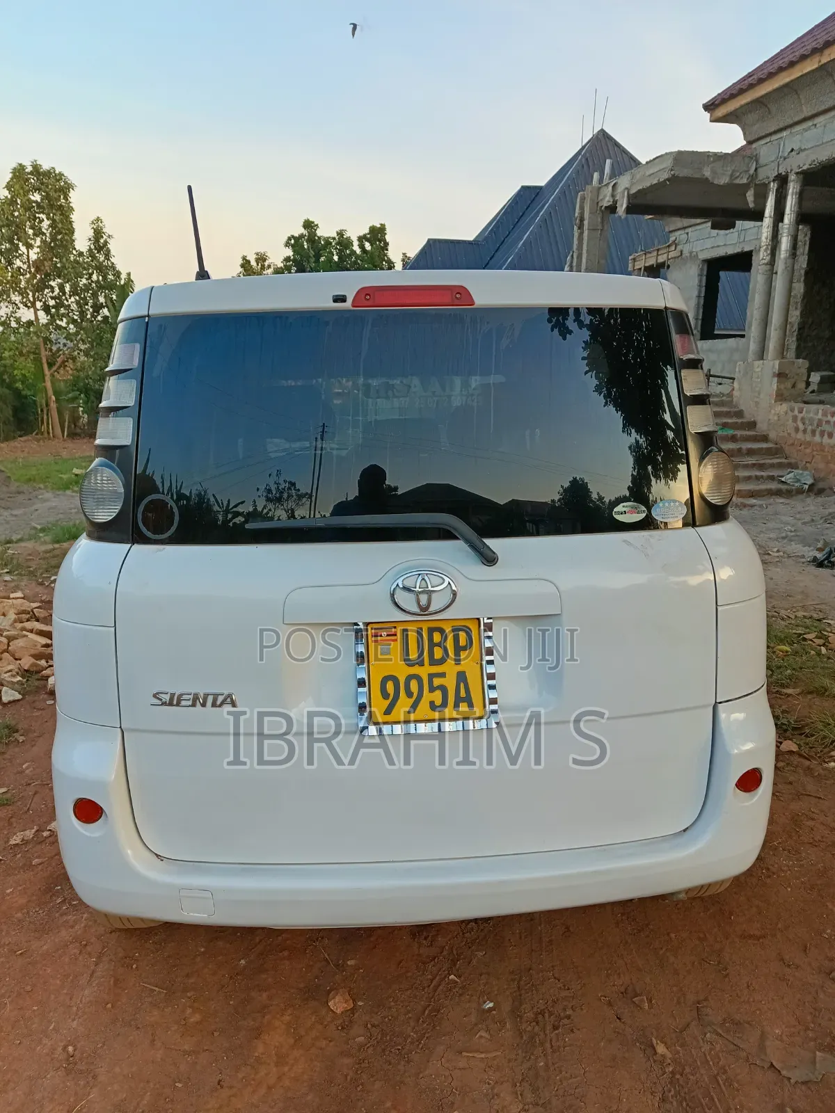 Toyota Sienta 2010 White
