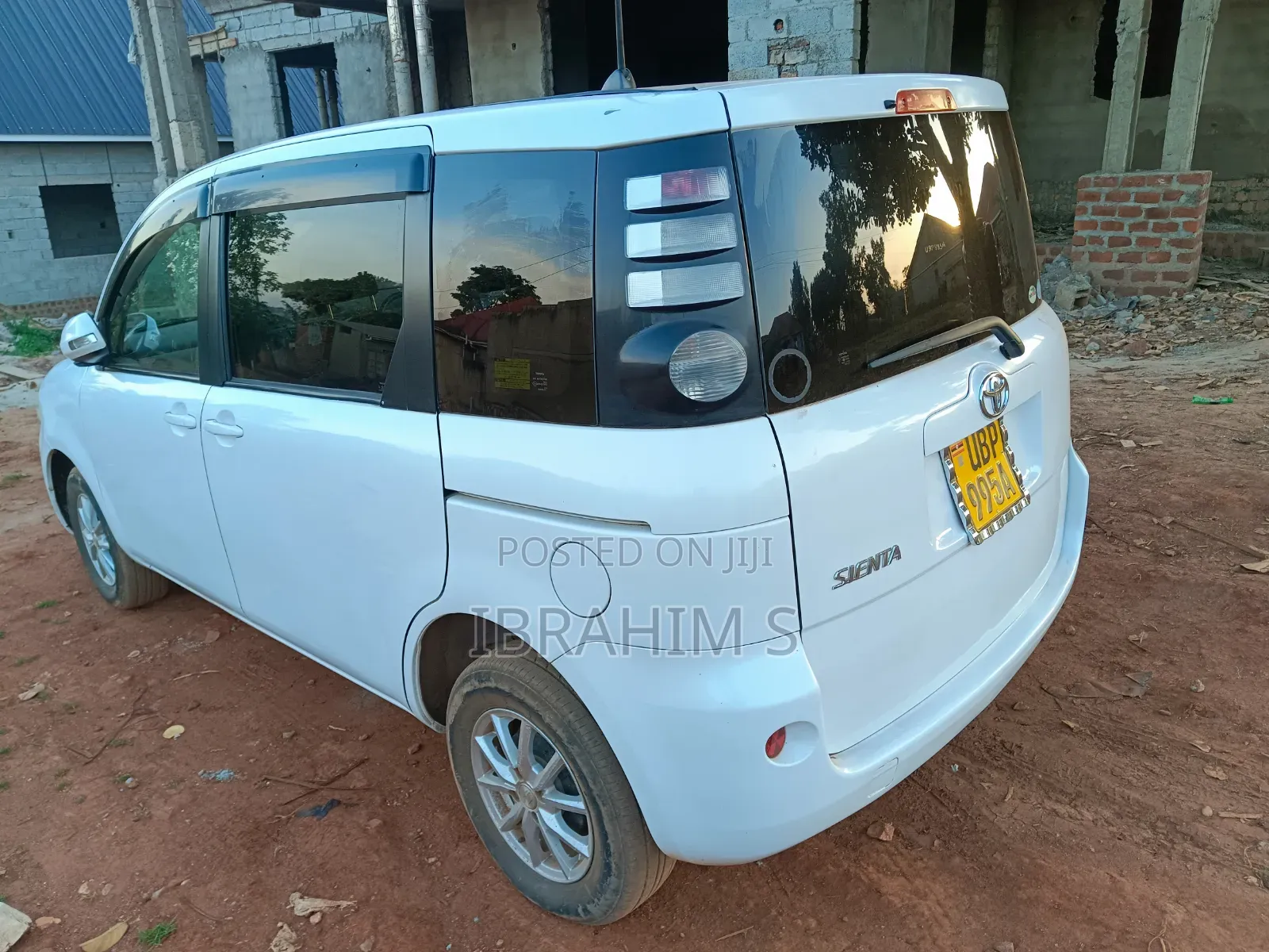 Toyota Sienta 2010 White