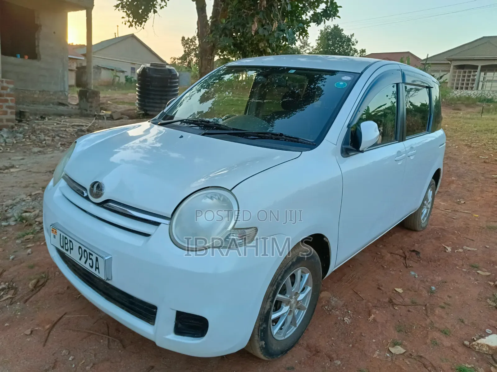 Toyota Sienta 2010 White