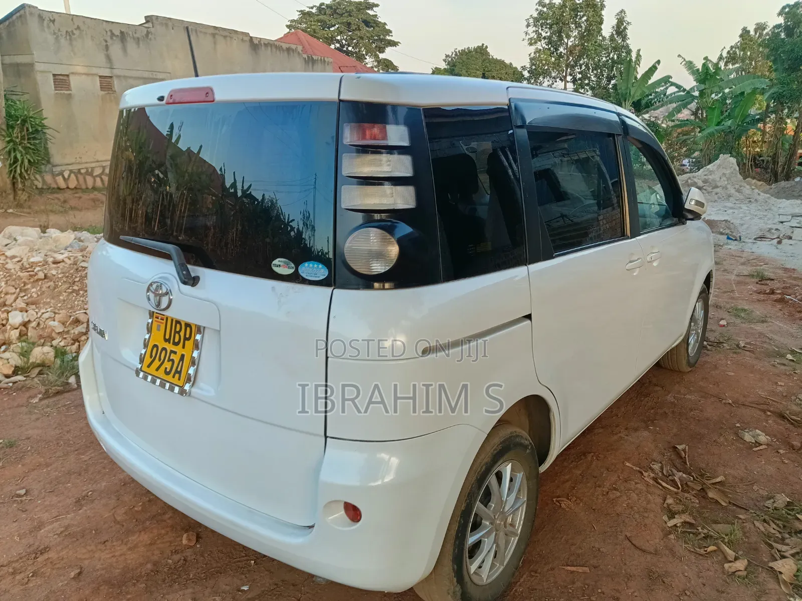 Toyota Sienta 2010 White