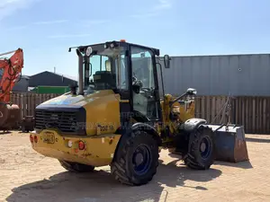 Caterpillar
908m