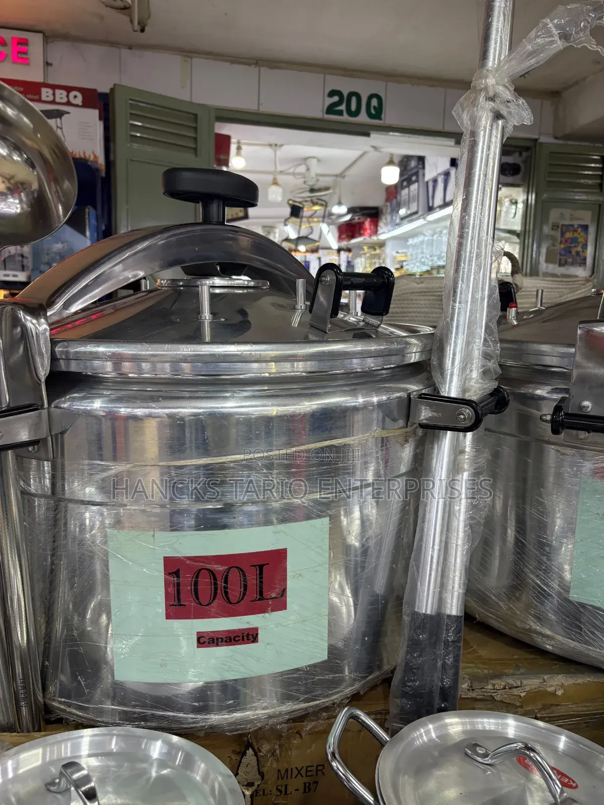 Commercial-Grade Pressure Cooker