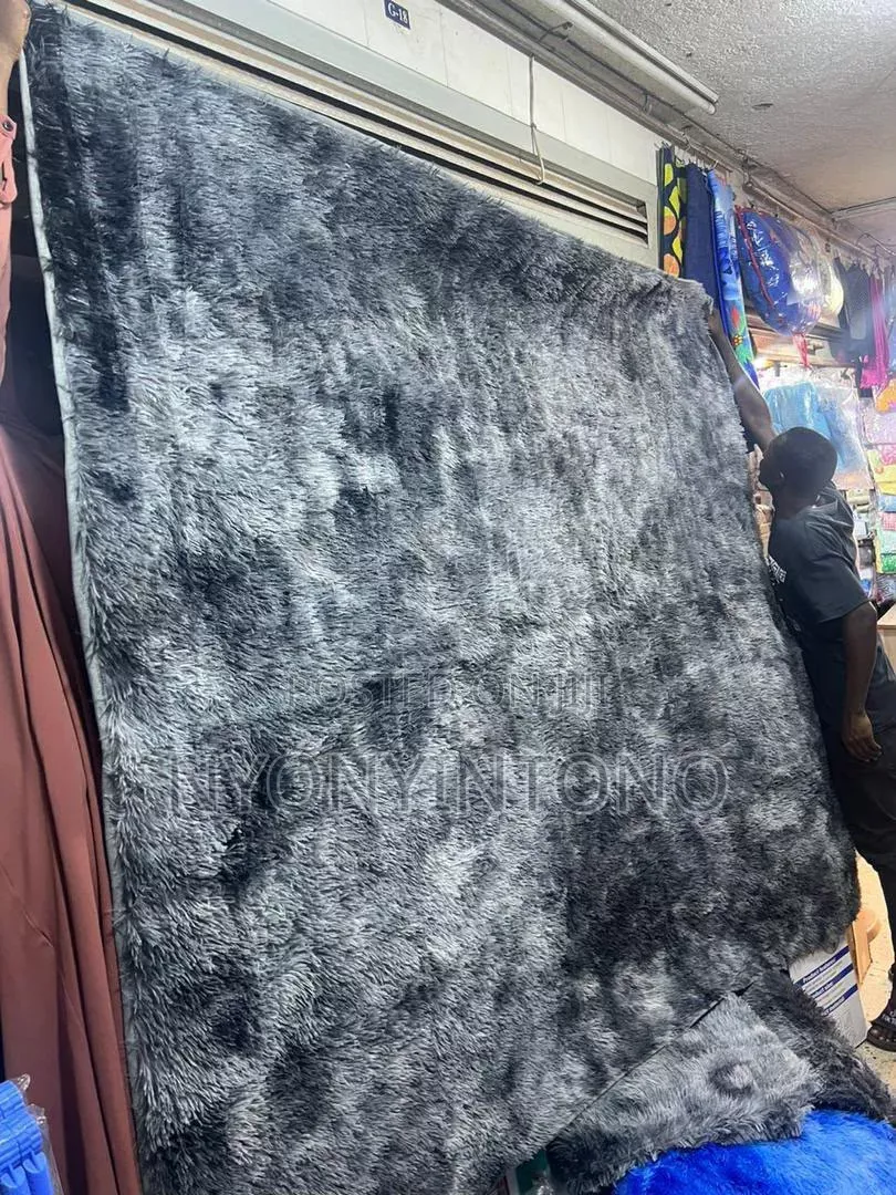 Fluffy Center Carpets