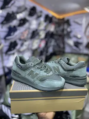 New Balance 997 Olive Green