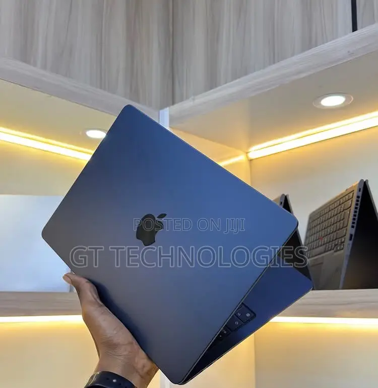 Laptop Apple MacBook Air 2022 M2 8GB Intel Core M2 SSD 512GB
