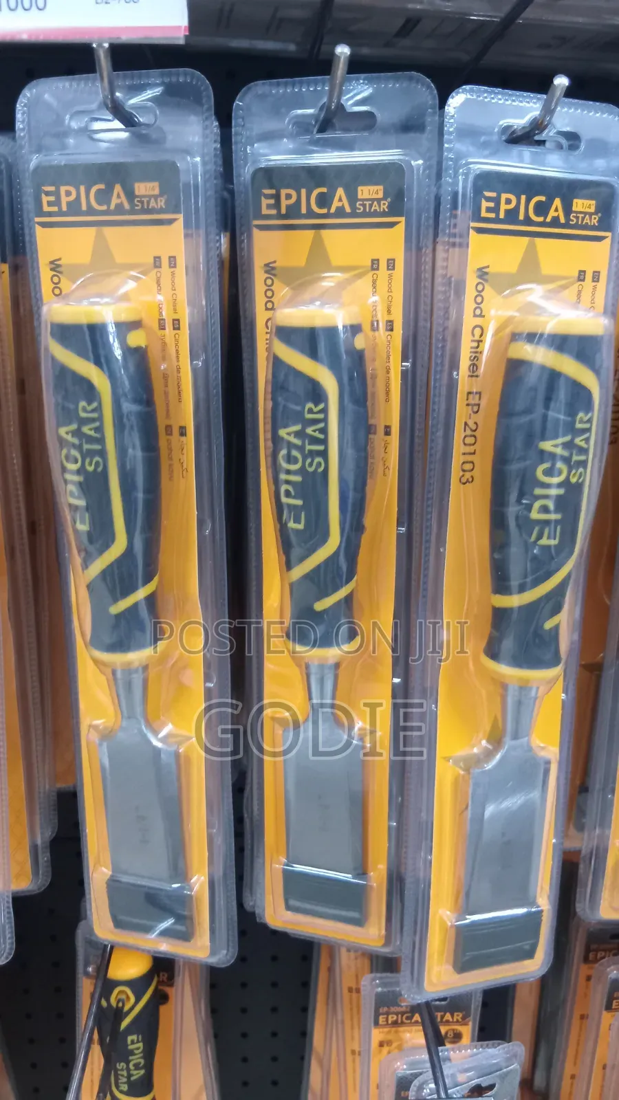 11/4" Epica Star Wood Chisel Featured in a Blister Pack