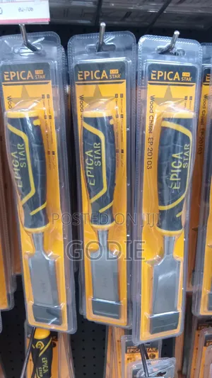 11/4" Epica Star Wood Chisel Featured in a Blister Pack