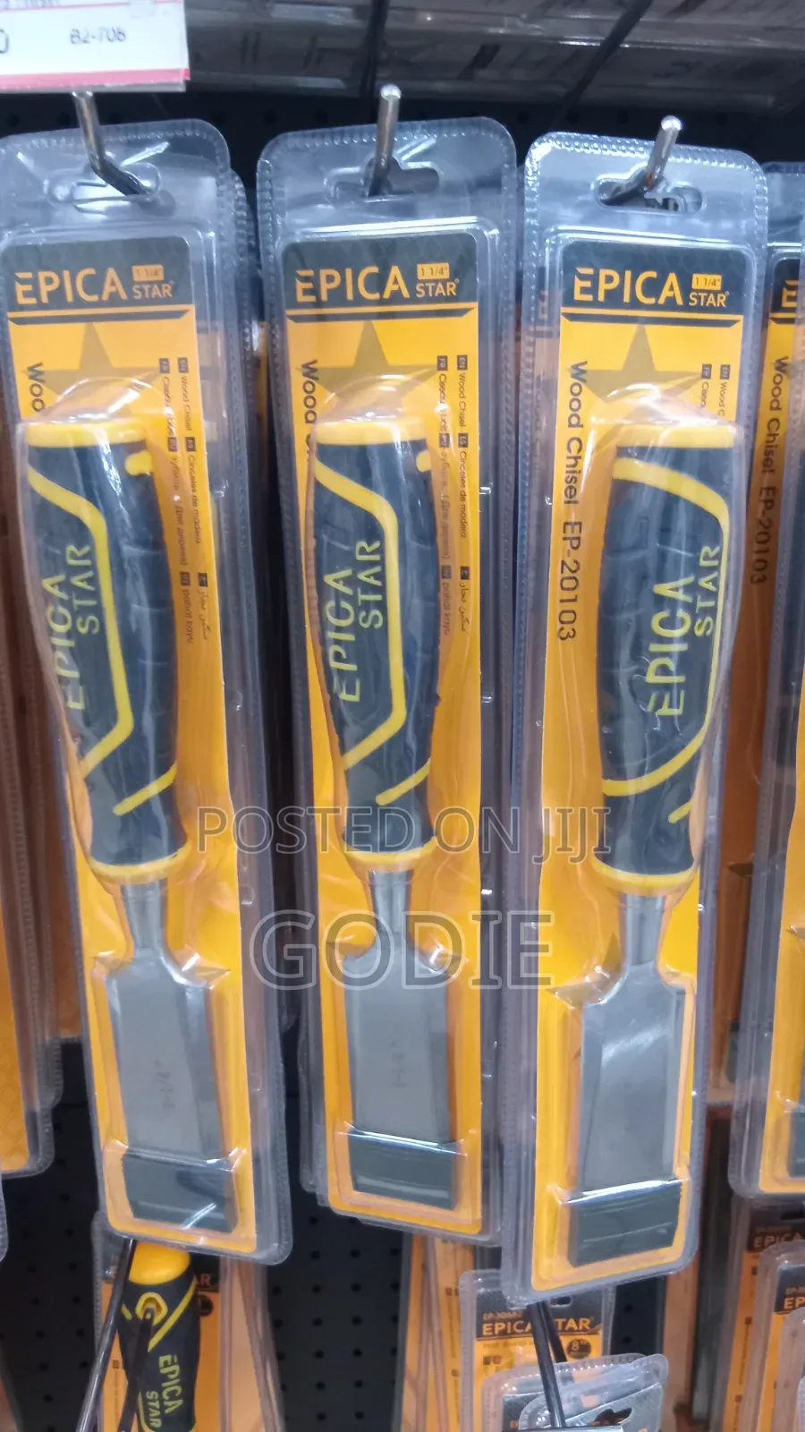 11/4" Epica Star Wood Chisel Featured in a Blister Pack