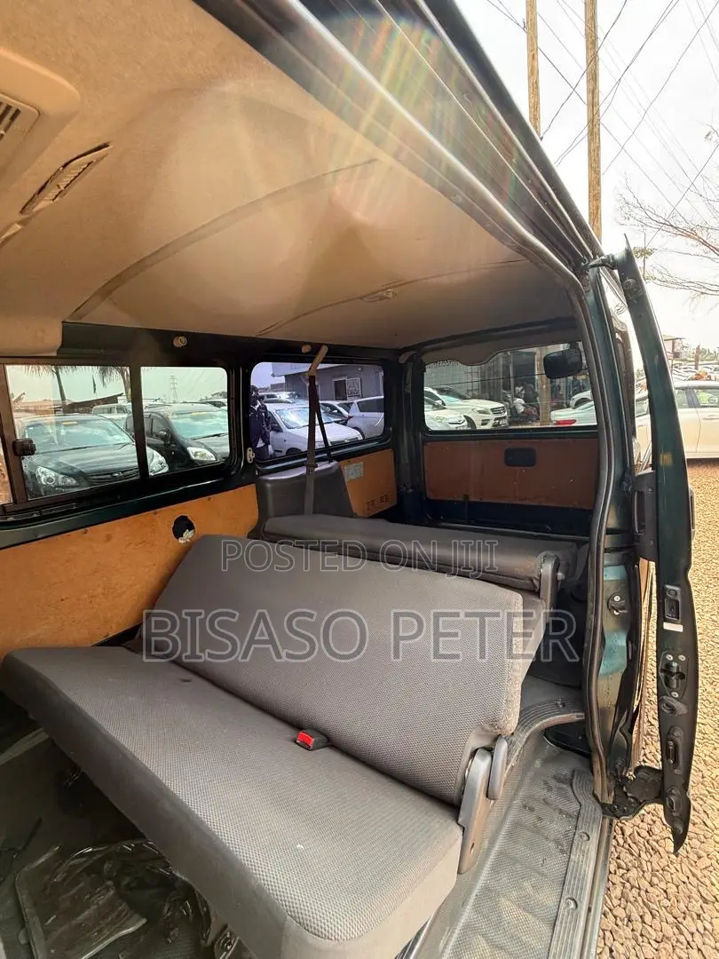 Toyota HiAce 2014 Green
