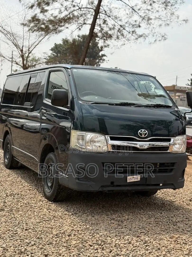 Toyota HiAce 2014 Green