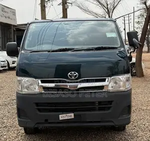 Toyota HiAce 2014 Green