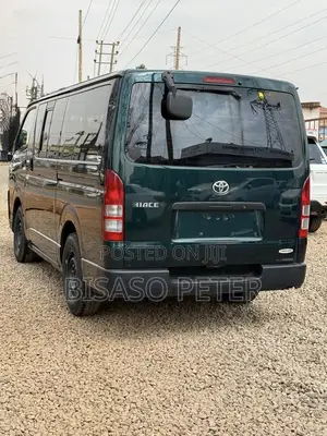 Toyota HiAce 2014 Green
