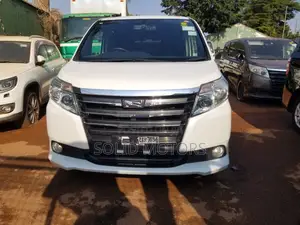 Toyota Noah 2.0 AWD (7 Seater) 2014 White