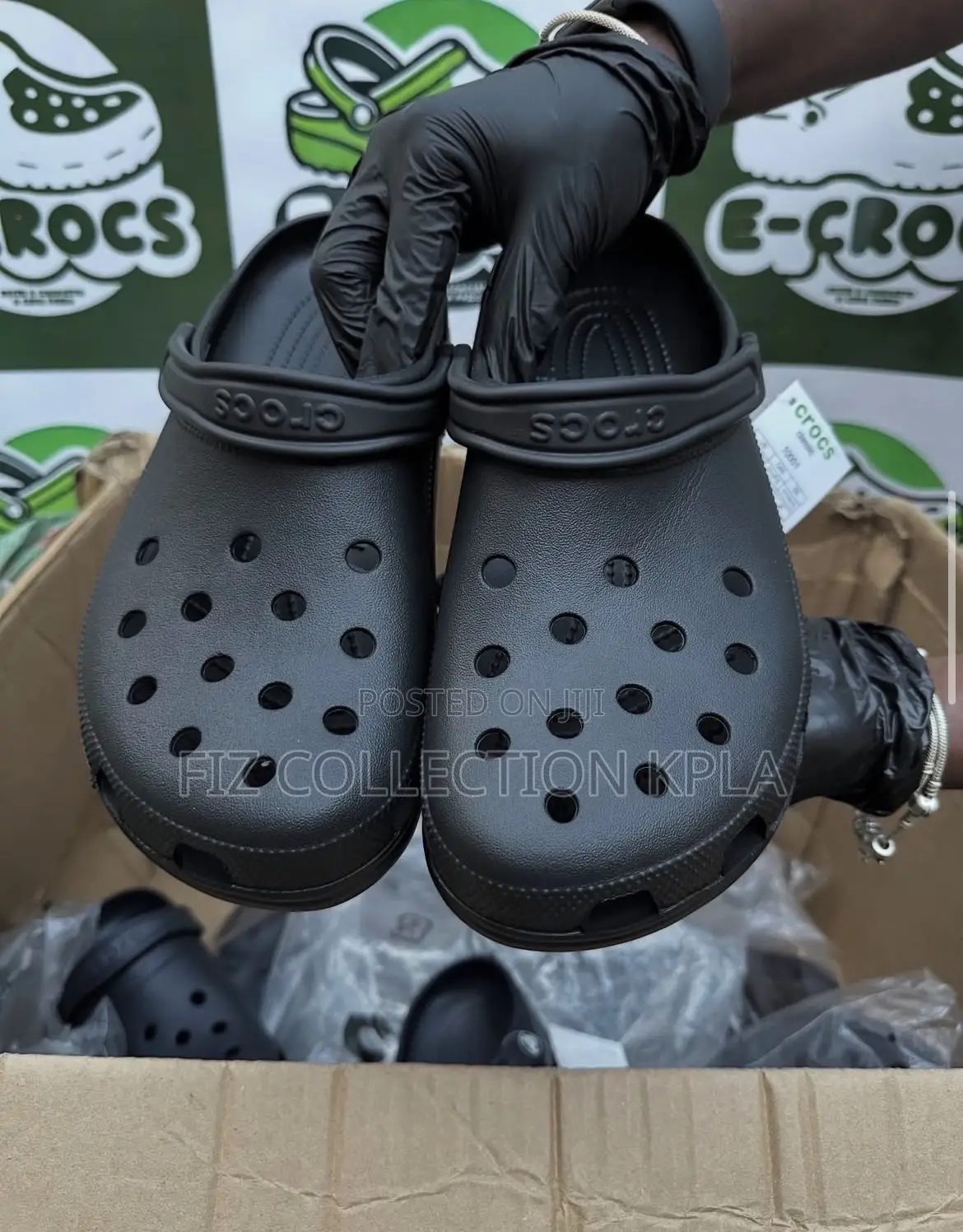 Crocs Classic Clog Black Original Comfort Slides