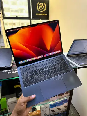New Laptop Apple MacBook Air 2022 M2 16GB Apple M2 SSD 256GB