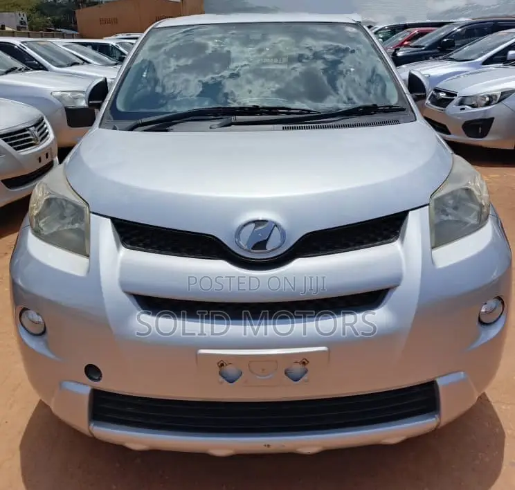 Toyota IST 2013 Silver