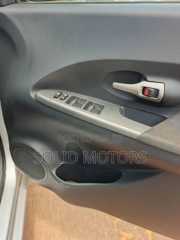 Toyota IST 2013 Silver