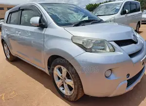 Toyota IST 2013 Silver