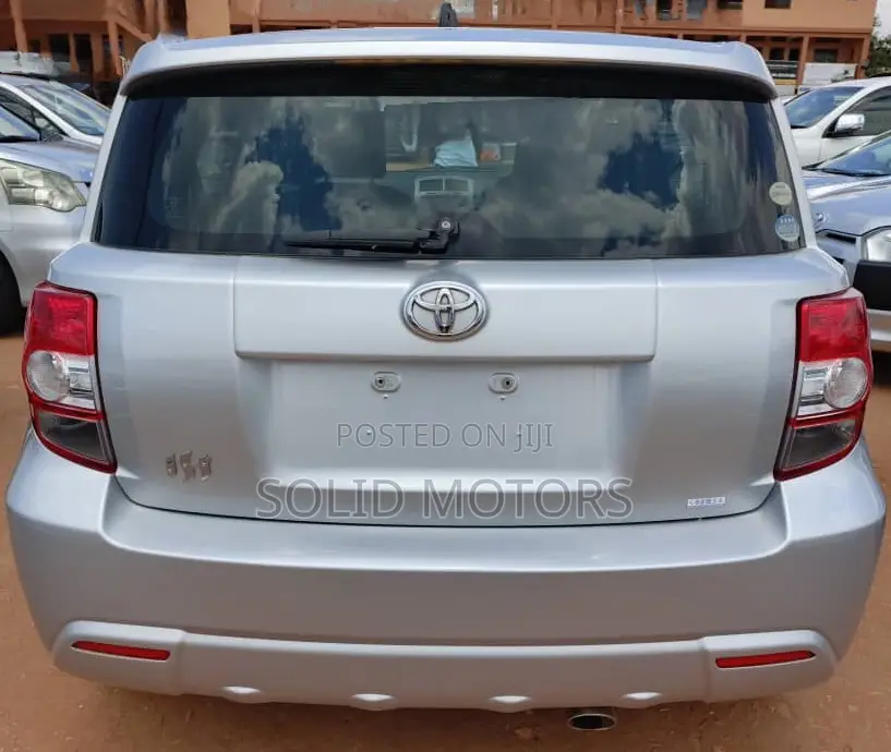 Toyota IST 2013 Silver