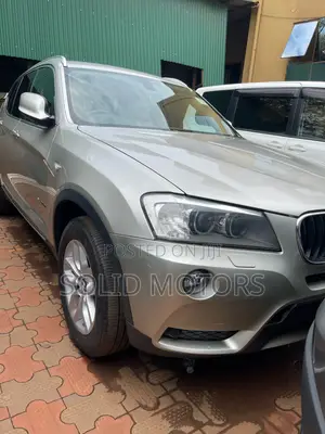 BMW X3 xDrive28i 4dr SUV AWD (2.0L 4cyl Turbo 8A) 2014 Gold