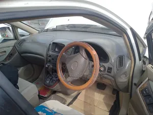 Toyota Harrier 2000 Off white