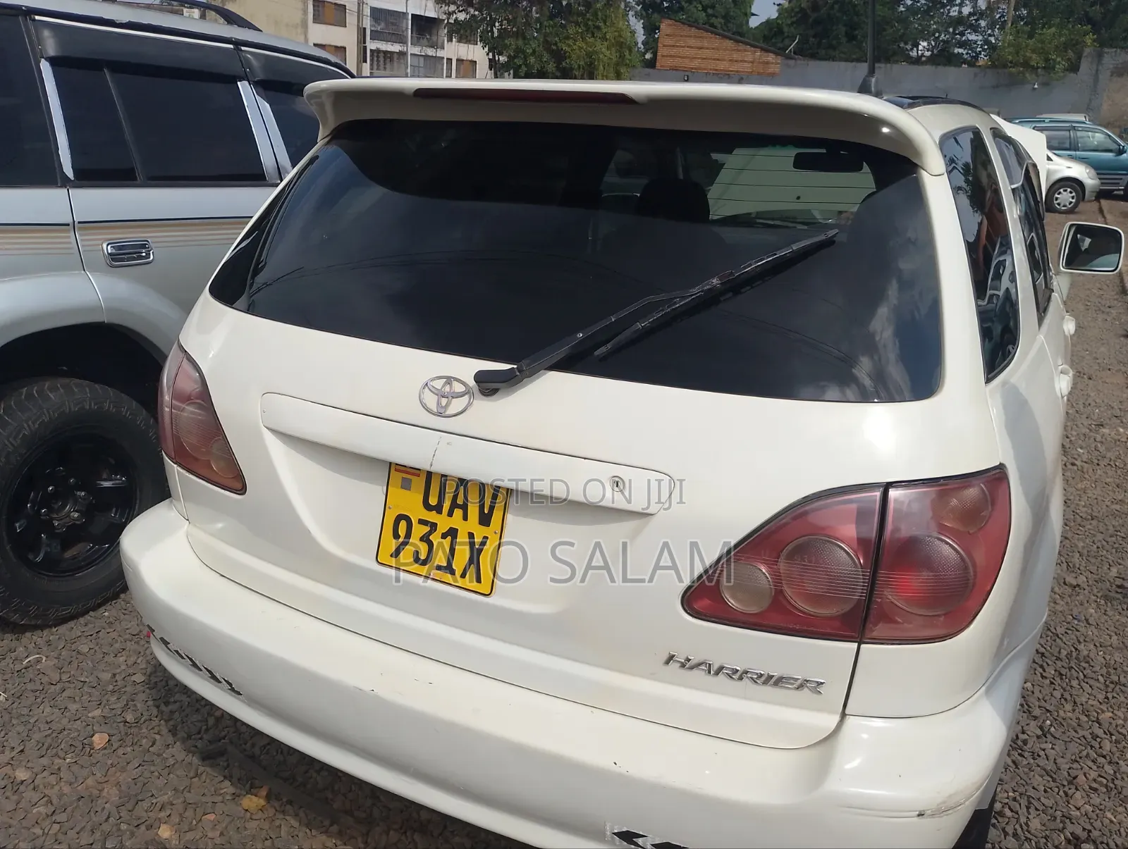 Toyota Harrier 2000 Off white