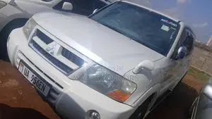 Mitsubishi Pajero 2008 White