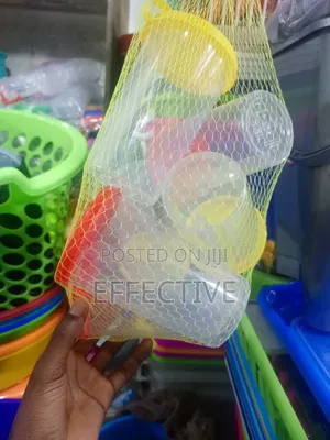 6 Piece 1-Liter Plastic Juice Jar