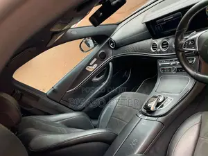 Mercedes-Benz E200 2018 Silver