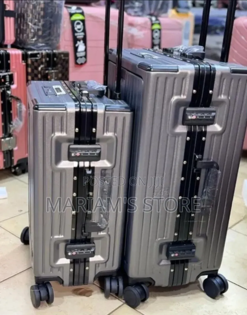 Durable, Zipperless Suitcases With a Sturdy Aluminum Frame