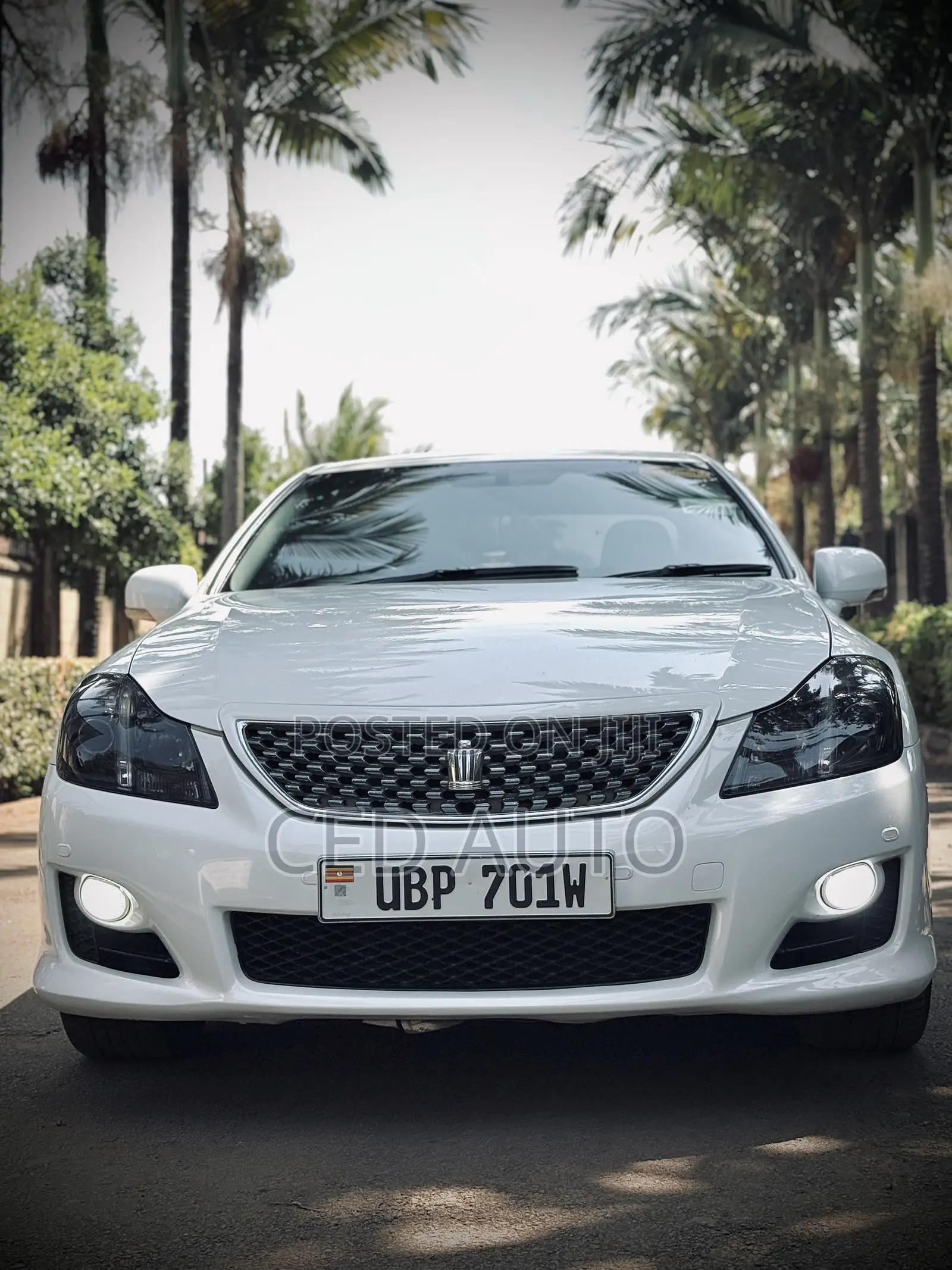 Toyota Crown 2013 White