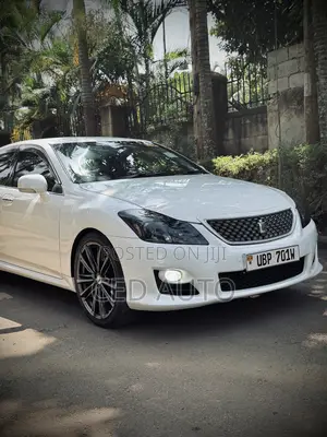 Toyota Crown 2013 White