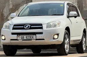 Toyota RAV4 2010 White
