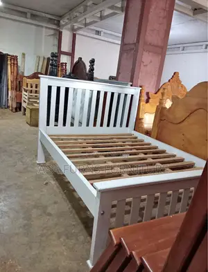 4 by 6 Bed / White Bed / Good/ Beds