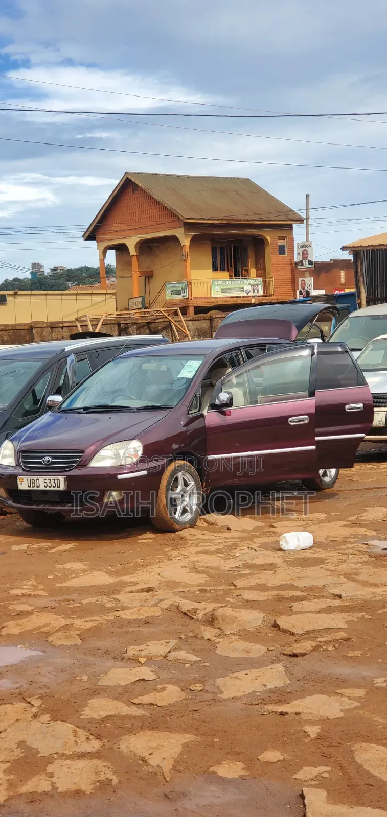 Toyota Nadia 2000 Maroon
